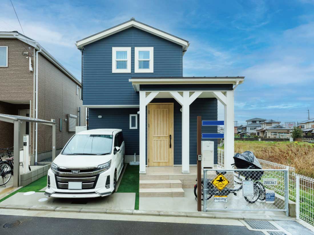 本物の石を使用した世界に一つだけのご夫婦こだわりアイランドキッチンが主役の カリフォルニアスタイルハウス